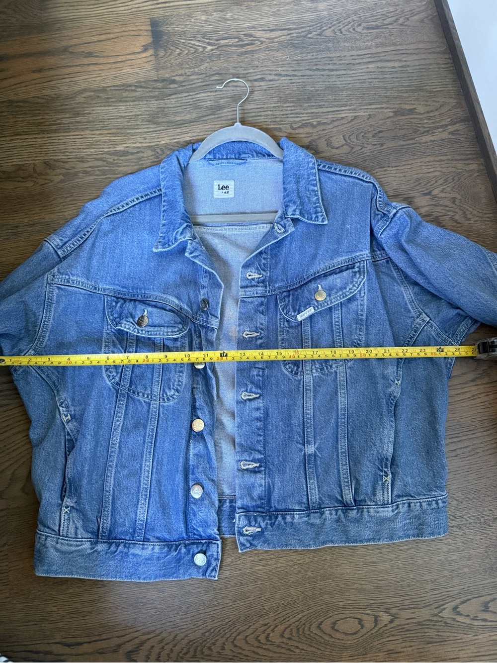 LEE&H&M Classic Light Wash Denim Trucker Jacket with silver buttons. M, EUC. - Picture 8 of 9
